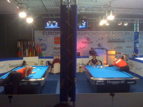 Line Kjørsvik and Roger Rasmussen playing straightpool