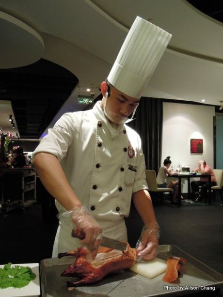 Dadong Restaurant. Finally the dick arrived, with a chef..